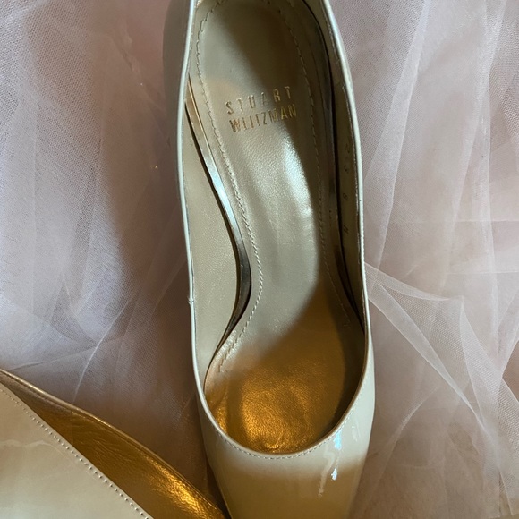 Stuart Weitzman patent shoes in nude - Picture 3 of 4
